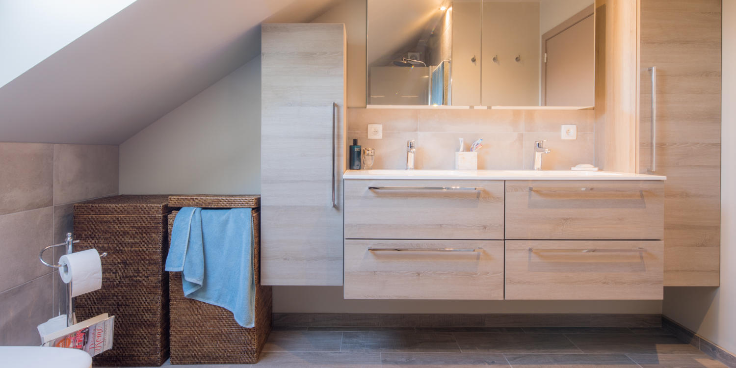 Optimaal Gebruikmaken Van Een Schuine Dak Badkamer