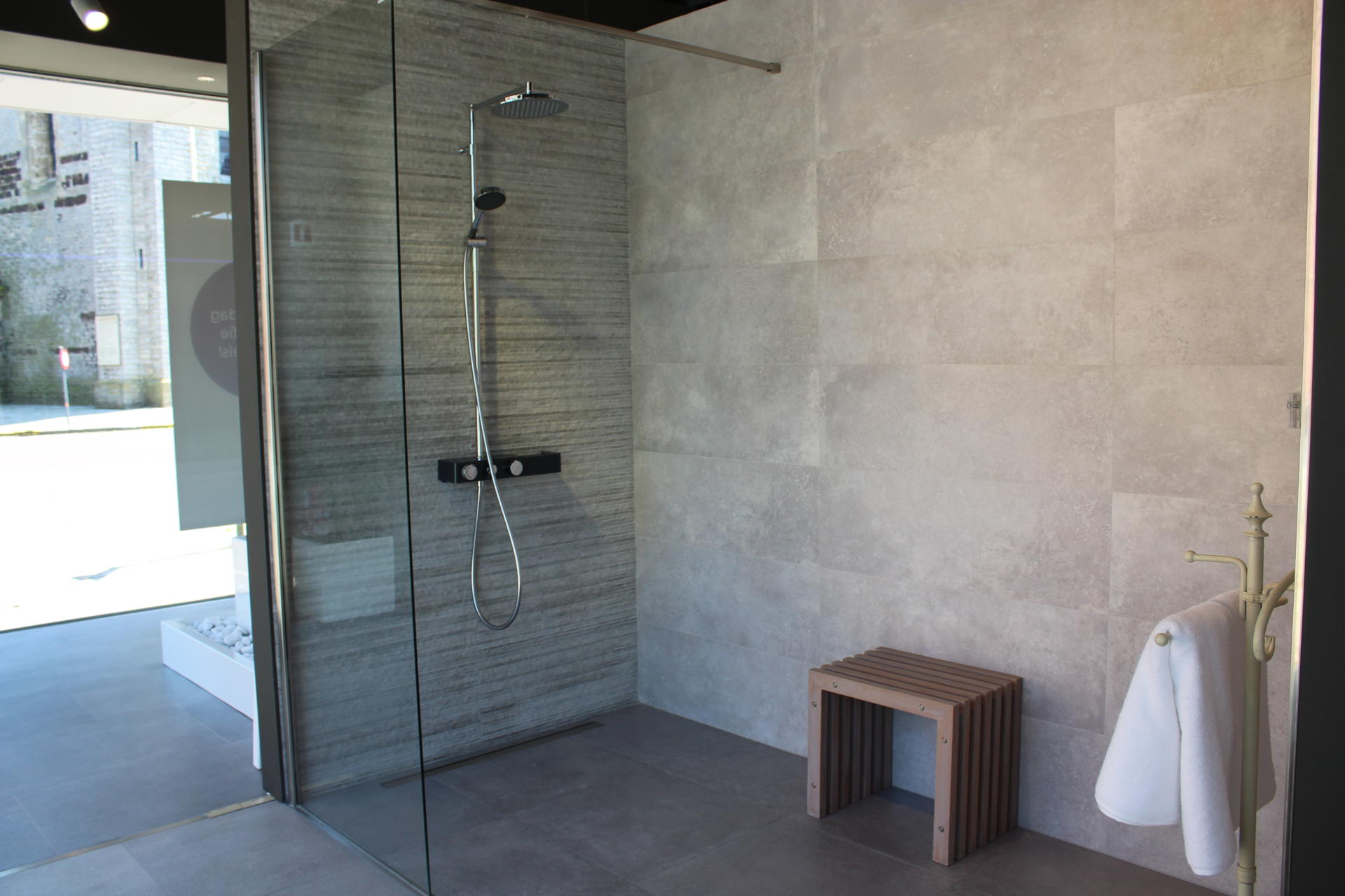Modern-en-eenvoudige-badkamer-1.jpg